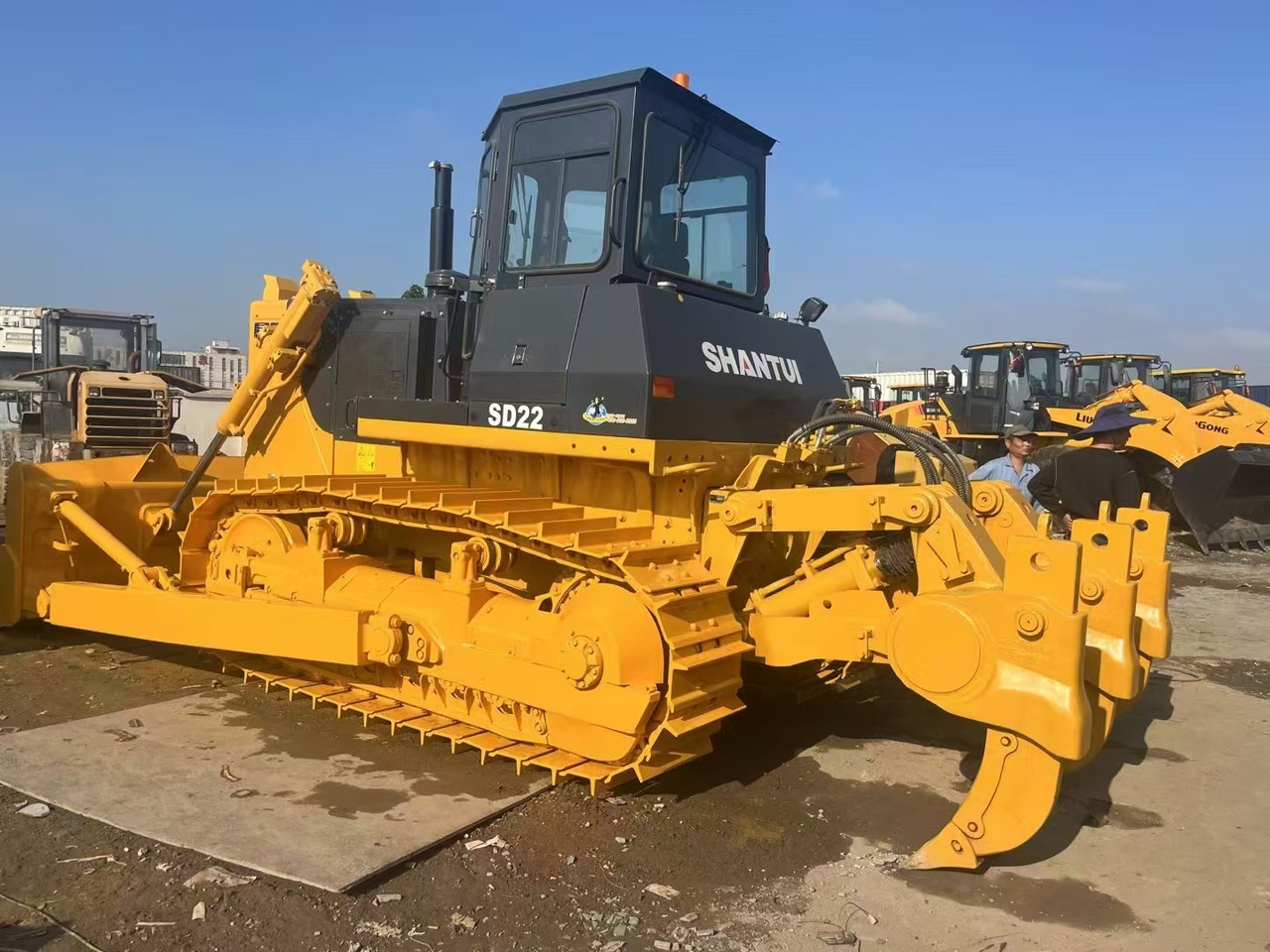 BULLDOZER China Brand Bulldozer Shantui SD22 Used Bulldozer Low Price Bulldozer Market Machinery and Equipment for Sale - Bulldozer: photos 3 BULLDOZER China Brand Bulldozer Shantui SD22 Used Bulldozer Low Price Bulldozer Market Machinery and Equipment for Sale - Bulldozer: photos 3