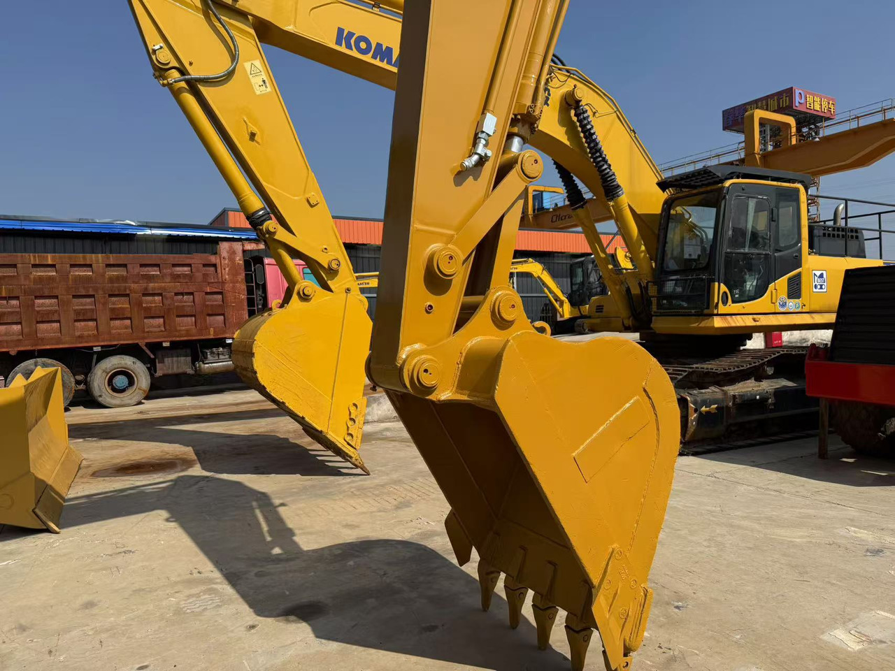 CATERPILLAR Excavator Machine for Cheap Price Hot Sale in China Used 320C - Pelle sur chenille: photos 4 CATERPILLAR Excavator Machine for Cheap Price Hot Sale in China Used 320C - Pelle sur chenille: photos 4