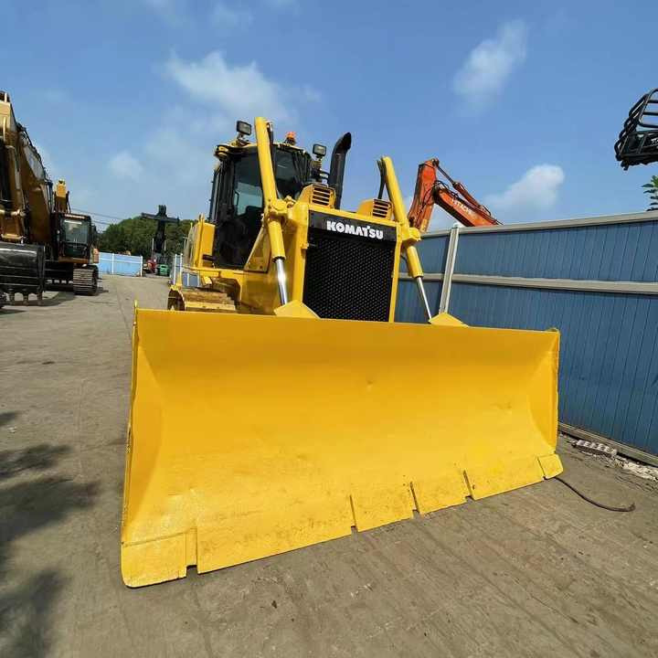 Cheap Price komatsu D65 Bulldozer with Ripper , Original Made Dozer komatsu D65 , komatsu D65p D80p D85p Bulldozer - Bulldozer: photos 2 Cheap Price komatsu D65 Bulldozer with Ripper , Original Made Dozer komatsu D65 , komatsu D65p D80p D85p Bulldozer - Bulldozer: photos 2