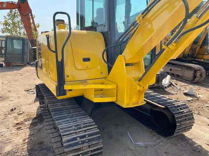 Cheap Used Komatsu PC56 Crawler Excavator with High Efficiency Used Heavy Machinery Komatsu P56 Digger Cheap for Sale - Pelle sur chenille: photos 4 Cheap Used Komatsu PC56 Crawler Excavator with High Efficiency Used Heavy Machinery Komatsu P56 Digger Cheap for Sale - Pelle sur chenille: photos 4
