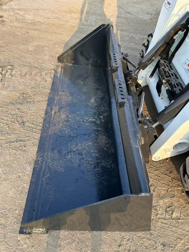 BOBCAT High Performance Low Hours Excellent Condition Reliable Second Hand Bobcat S550 Skid Steer Loader in Stock for Sale - Engins de chantier: photos 5 BOBCAT High Performance Low Hours Excellent Condition Reliable Second Hand Bobcat S550 Skid Steer Loader in Stock for Sale - Engins de chantier: photos 5