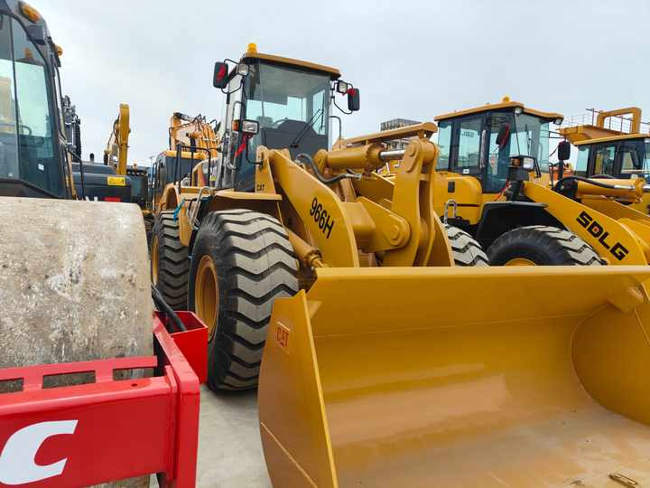 Heavy-Duty CAT966H Wheel Loader for Sale - Excavator Attachment Compatible | Export Ready - Chargeuse sur pneus: photos 2 Heavy-Duty CAT966H Wheel Loader for Sale - Excavator Attachment Compatible | Export Ready - Chargeuse sur pneus: photos 2