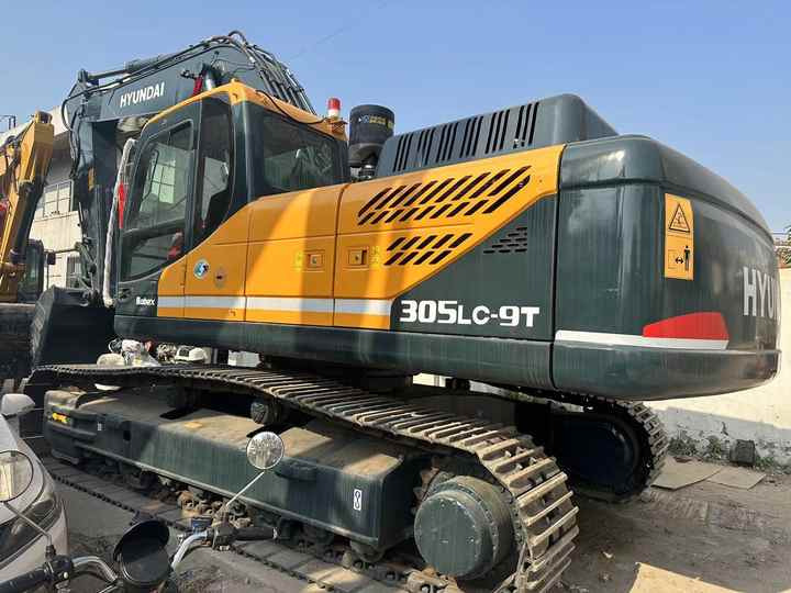 Heavy-Duty Hyundai 305 Excavator for Mining & Construction - Well-Maintained, Warranty Included - Pelle sur chenille: photos 3 Heavy-Duty Hyundai 305 Excavator for Mining & Construction - Well-Maintained, Warranty Included - Pelle sur chenille: photos 3