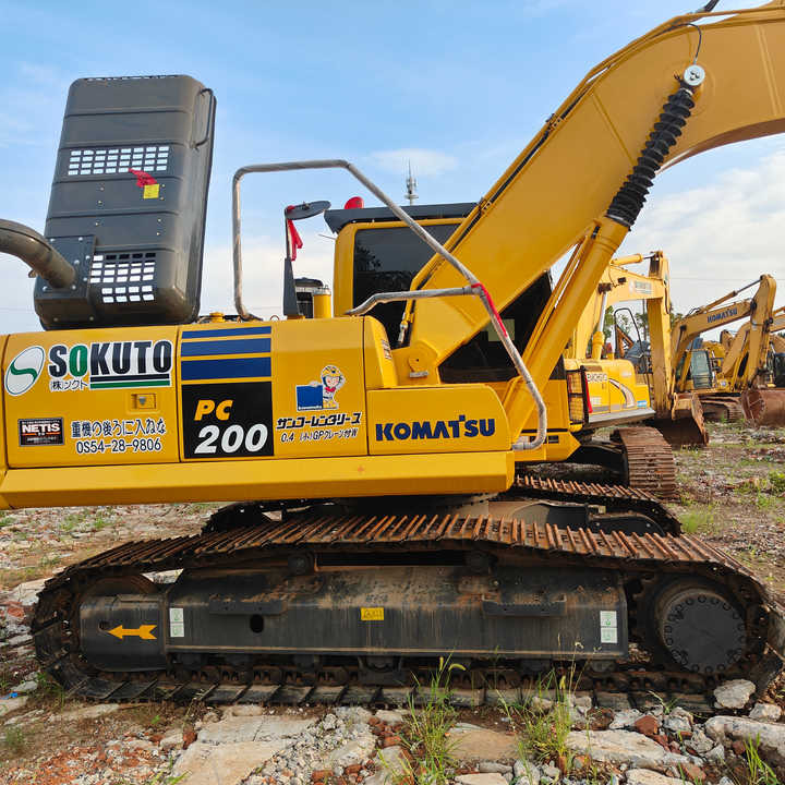 Komatsu PC 200 - Pelle sur chenille: photos 1 Komatsu PC 200 - Pelle sur chenille: photos 1
