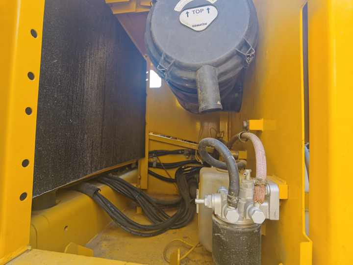 Komatsu PC 200 - Pelle sur chenille: photos 5 Komatsu PC 200 - Pelle sur chenille: photos 5