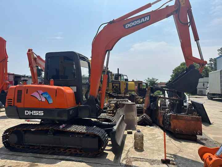Low Shipping Used Excavator Doosan DH55 Good Condition with Low Hours - Pelle: photos 5 Low Shipping Used Excavator Doosan DH55 Good Condition with Low Hours - Pelle: photos 5