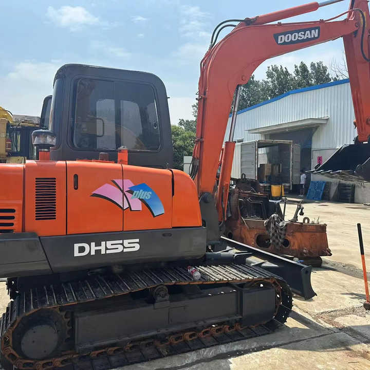 Low Shipping Used Excavator Doosan DH55 Good Condition with Low Hours - Pelle: photos 1 Low Shipping Used Excavator Doosan DH55 Good Condition with Low Hours - Pelle: photos 1