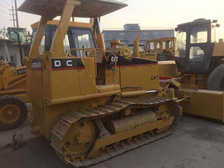 Mini CAT Bulldozer D3c D3 D3k D3m D4h D4m D4k D5h D5g D5k D5m Used Bulldozer with Ripper for Sale - Bulldozer: photos 5 Mini CAT Bulldozer D3c D3 D3k D3m D4h D4m D4k D5h D5g D5k D5m Used Bulldozer with Ripper for Sale - Bulldozer: photos 5