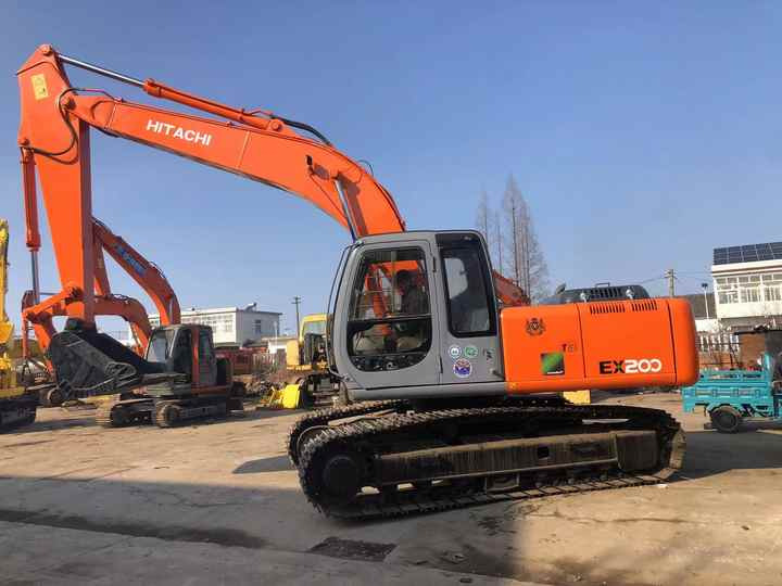 Original Japan Hitachi ZX200 Excavator Hitachi Excavator in Low Price for Hot Sale - Pelle sur chenille: photos 3 Original Japan Hitachi ZX200 Excavator Hitachi Excavator in Low Price for Hot Sale - Pelle sur chenille: photos 3
