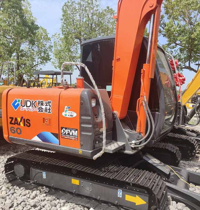 Original Japan Hitachi ZX60 Excavator Hitachi Excavator in Low Price for Hot Sale - Pelle sur chenille: photos 2 Original Japan Hitachi ZX60 Excavator Hitachi Excavator in Low Price for Hot Sale - Pelle sur chenille: photos 2