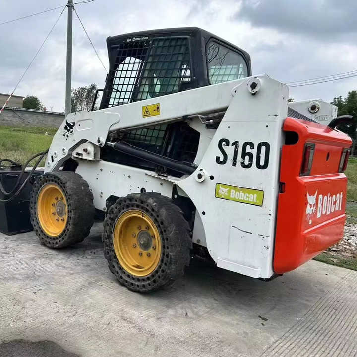USED BOBCAT S160 Skid-steer Loader with Very Good Performance Is for Sale at a Low Price. - Mini chargeuse: photos 1 USED BOBCAT S160 Skid-steer Loader with Very Good Performance Is for Sale at a Low Price. - Mini chargeuse: photos 1