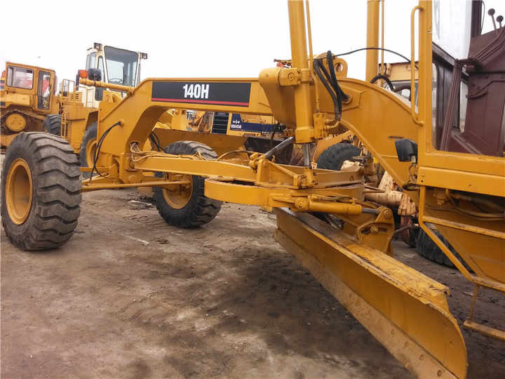Used Caterpillar CAT 140H Land Road Motor Grader CAT140 CAT Used Grader Cheap Price for Sale - Niveleuse: photos 5 Used Caterpillar CAT 140H Land Road Motor Grader CAT140 CAT Used Grader Cheap Price for Sale - Niveleuse: photos 5