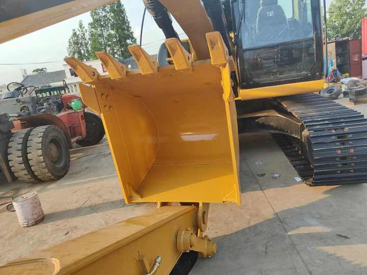 Used Excavator Caterpillar CAT315D Small and Medium-sized Original 15 Ton Excavator CAT315D for Sale - Pelle sur chenille: photos 4 Used Excavator Caterpillar CAT315D Small and Medium-sized Original 15 Ton Excavator CAT315D for Sale - Pelle sur chenille: photos 4