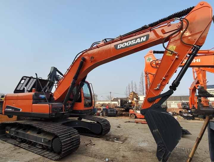 Used Excavator Doosan DX225LC-9 Excavators Mini Equipment Earth Moving Machinery Doosan Digger Excavator for Sale - Pelle sur chenille: photos 4 Used Excavator Doosan DX225LC-9 Excavators Mini Equipment Earth Moving Machinery Doosan Digger Excavator for Sale - Pelle sur chenille: photos 4