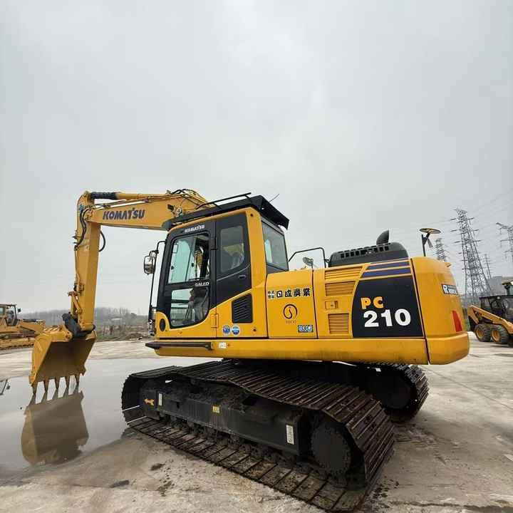 Used Good Quality Japan Original PC210-8 in Good Condition PC210-8 Komatsu - Pelle sur chenille: photos 5 Used Good Quality Japan Original PC210-8 in Good Condition PC210-8 Komatsu - Pelle sur chenille: photos 5