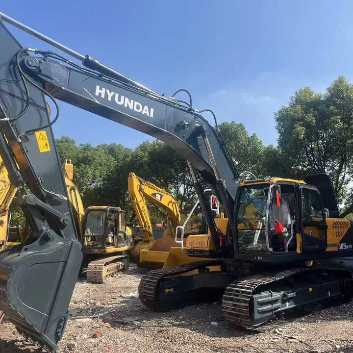 Used HYUNDAI 305LC-9T Crawler Excavator with Good Performance Hyundai30 Tons Earthmoving Machinery with Low Price On-sale - Pelle sur chenille: photos 1 Used HYUNDAI 305LC-9T Crawler Excavator with Good Performance Hyundai30 Tons Earthmoving Machinery with Low Price On-sale - Pelle sur chenille: photos 1