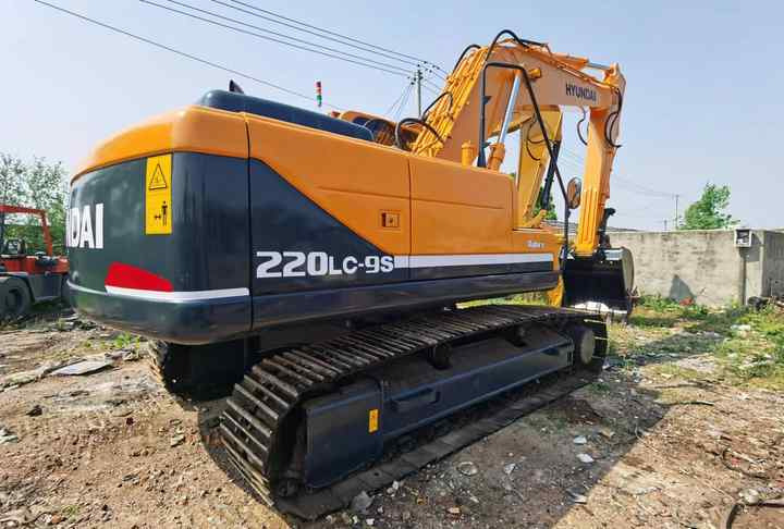 Used HYUNDAI R220-9S New Model Excavator Second Hand Machine Popular Brand Korean hyundai Hydraulic Machinery - Pelle: photos 3 Used HYUNDAI R220-9S New Model Excavator Second Hand Machine Popular Brand Korean hyundai Hydraulic Machinery - Pelle: photos 3