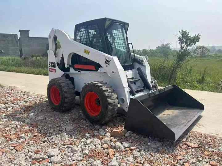 Used Heavy Construction Equipment bobcat S330 Second Hand Skid Steers Used Machine Hot Sale - Mini chargeuse: photos 2 Used Heavy Construction Equipment bobcat S330 Second Hand Skid Steers Used Machine Hot Sale - Mini chargeuse: photos 2