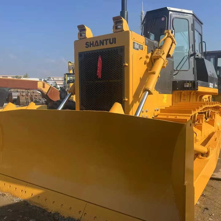 Used Shantui SD22 Crawler Bulldozer Low Price Running Working Condition for Sale SD16/SD22/SD32 in Stock - Bulldozer: photos 1 Used Shantui SD22 Crawler Bulldozer Low Price Running Working Condition for Sale SD16/SD22/SD32 in Stock - Bulldozer: photos 1