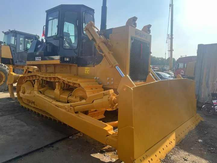 Used Shantui SD22 Crawler Bulldozer Low Price Running Working Condition for Sale SD16/SD22/SD32 in Stock - Bulldozer: photos 4 Used Shantui SD22 Crawler Bulldozer Low Price Running Working Condition for Sale SD16/SD22/SD32 in Stock - Bulldozer: photos 4