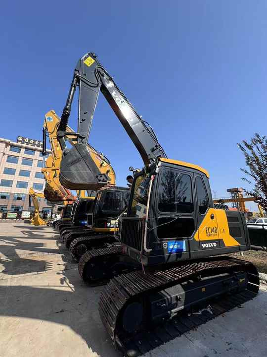 Used Volvo 14 Tonne Crawler Excavator Volvo Ec140 Excavator Good Condition Low Price Good Quality for Sale - Pelle sur chenille: photos 4 Used Volvo 14 Tonne Crawler Excavator Volvo Ec140 Excavator Good Condition Low Price Good Quality for Sale - Pelle sur chenille: photos 4