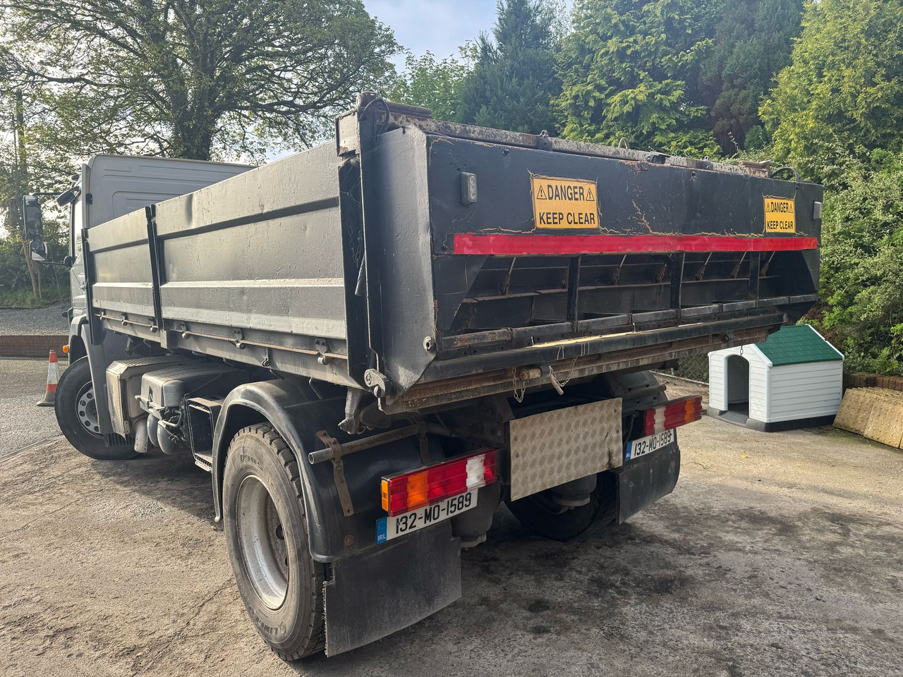 MERCEDES-BENZ Axor 1823 - Camion benne: photos 2 MERCEDES-BENZ Axor 1823 - Camion benne: photos 2