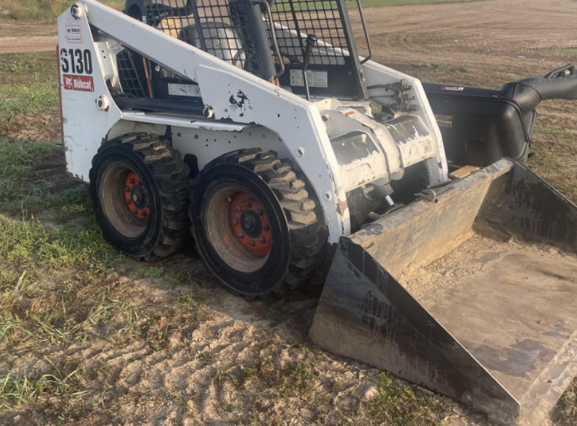 BOBCAT S130 - Mini chargeuse: photos 2 BOBCAT S130 - Mini chargeuse: photos 2