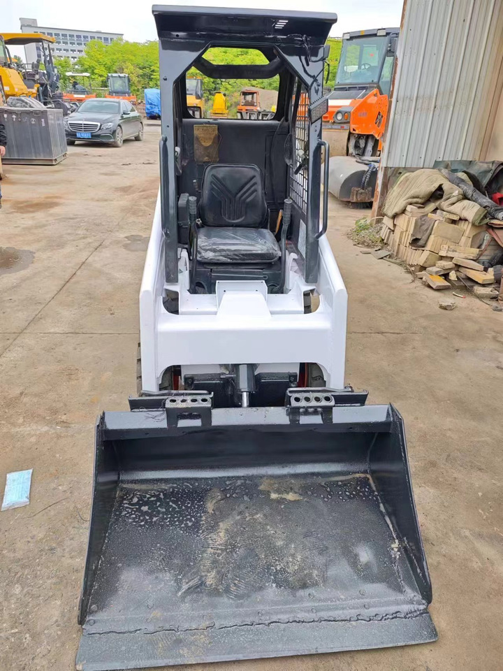 BOBCAT S70 - Mini chargeuse: photos 3 BOBCAT S70 - Mini chargeuse: photos 3