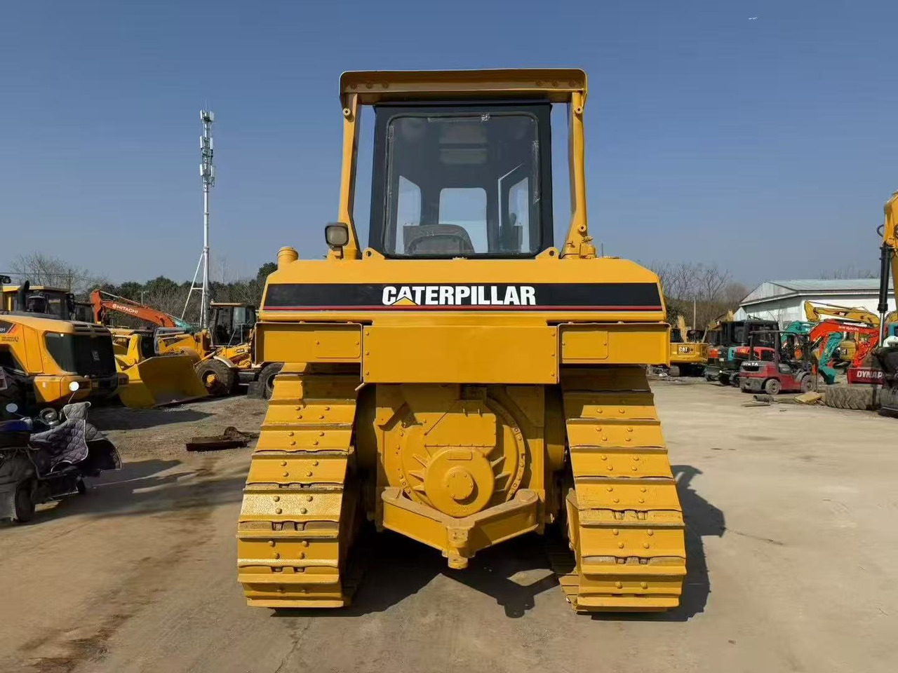CATERPILLAR D6R - Bulldozer: photos 4 CATERPILLAR D6R - Bulldozer: photos 4