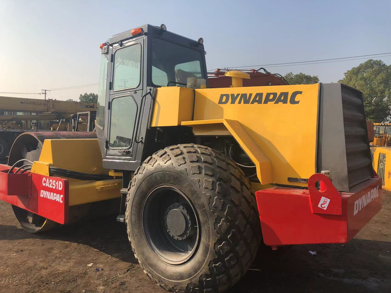 DYNAPAC CA251D - Rouleau compresseur: photos 1 DYNAPAC CA251D - Rouleau compresseur: photos 1
