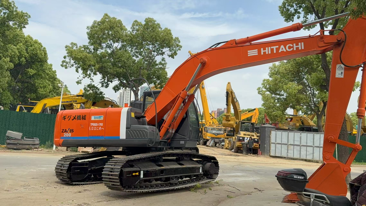 HITACHI ZX200 - Pelle sur chenille: photos 1 HITACHI ZX200 - Pelle sur chenille: photos 1