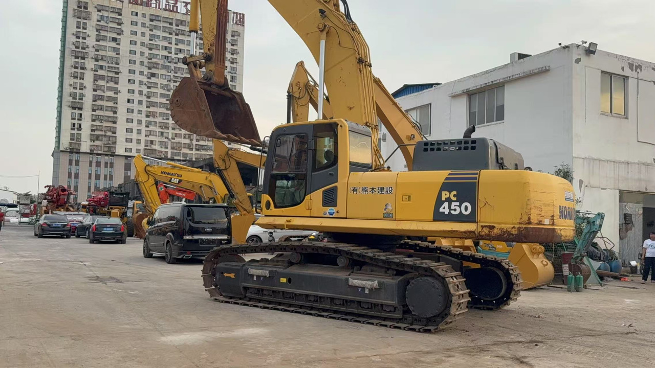 KOMATSU PC450-8 - Pelle sur chenille: photos 1 KOMATSU PC450-8 - Pelle sur chenille: photos 1