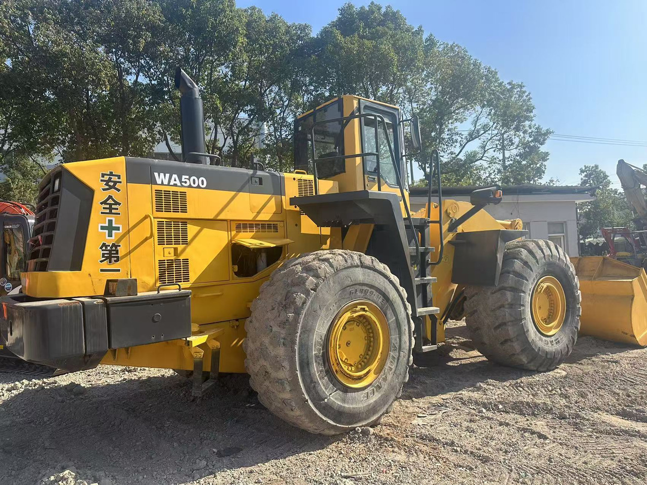 KOMATSU WA500-3 - Chargeuse sur pneus: photos 3 KOMATSU WA500-3 - Chargeuse sur pneus: photos 3