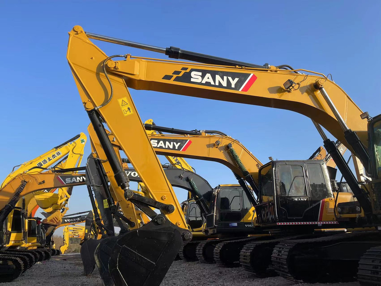 SANY SY235C - Pelle sur chenille: photos 2 SANY SY235C - Pelle sur chenille: photos 2