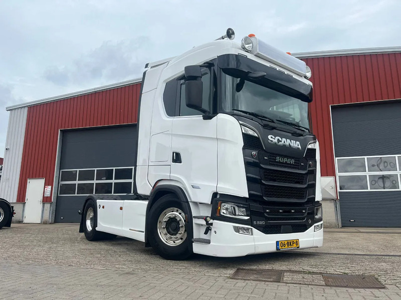Scania S520 S 520 v8 - Tracteur routier: photos 1 Scania S520 S 520 v8 - Tracteur routier: photos 1