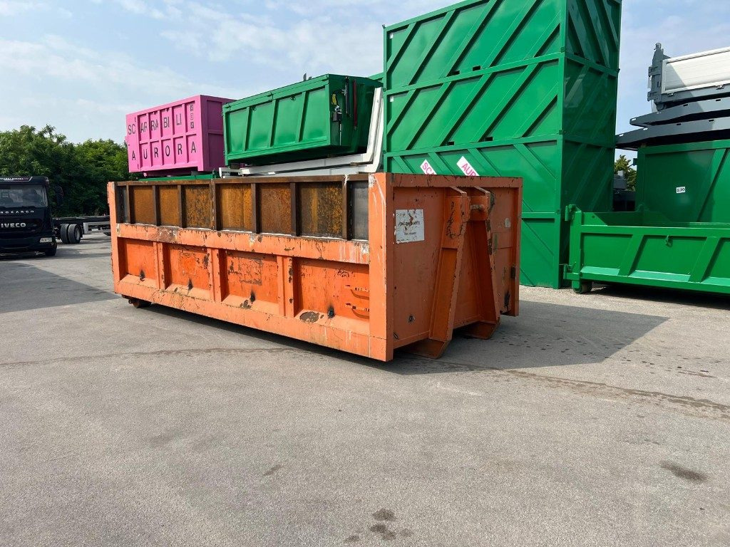 CONTAINER SCARRABILE USATO A CIELO APERTO - Benne ampliroll: photos 3 CONTAINER SCARRABILE USATO A CIELO APERTO - Benne ampliroll: photos 3