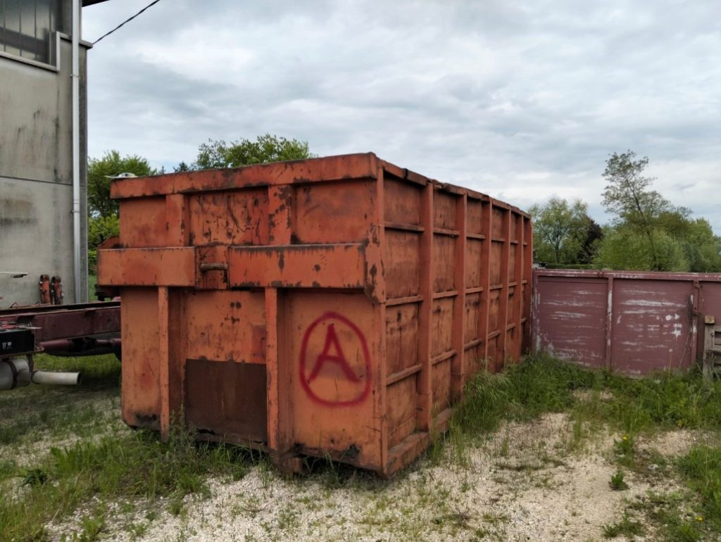 CONTAINER SCARRABILE USATO A CIELO APERTO - Benne ampliroll: photos 1 CONTAINER SCARRABILE USATO A CIELO APERTO - Benne ampliroll: photos 1