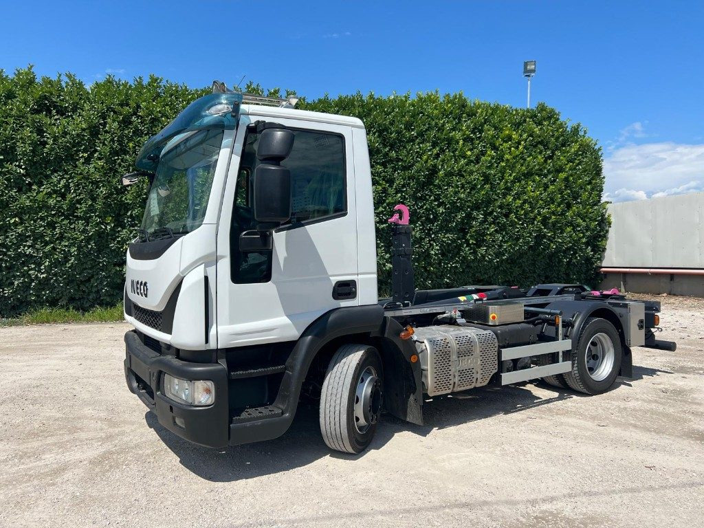 IVECO EUROCARGO 120E28 CON SCARRABILE NUOVO - Camion ampliroll: photos 1 IVECO EUROCARGO 120E28 CON SCARRABILE NUOVO - Camion ampliroll: photos 1