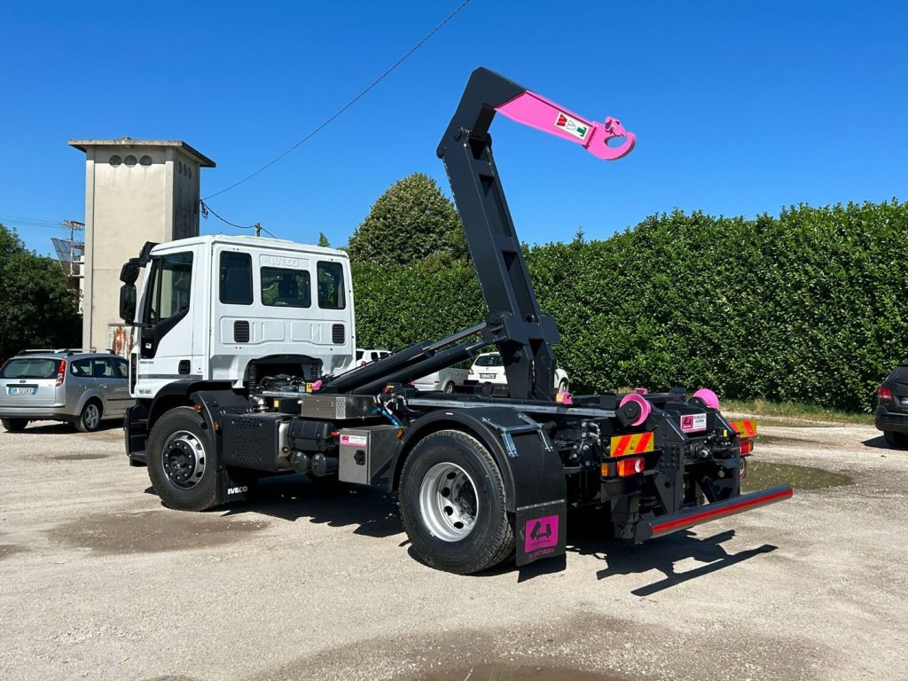 IVECO EUROCARGO 180E32K NUOVO SCARRABILE - Camion ampliroll: photos 4 IVECO EUROCARGO 180E32K NUOVO SCARRABILE - Camion ampliroll: photos 4