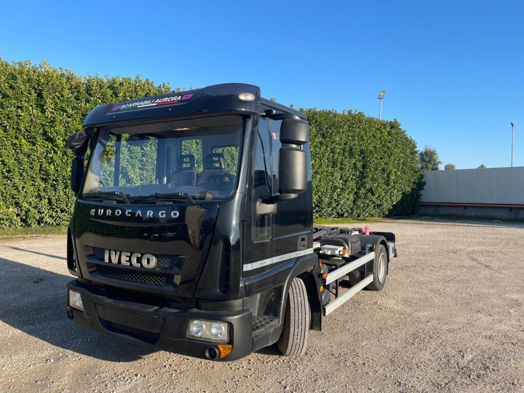 IVECO EUROCARGO 75E18 CON SCARRABILE NUOVO - Camion ampliroll: photos 2 IVECO EUROCARGO 75E18 CON SCARRABILE NUOVO - Camion ampliroll: photos 2