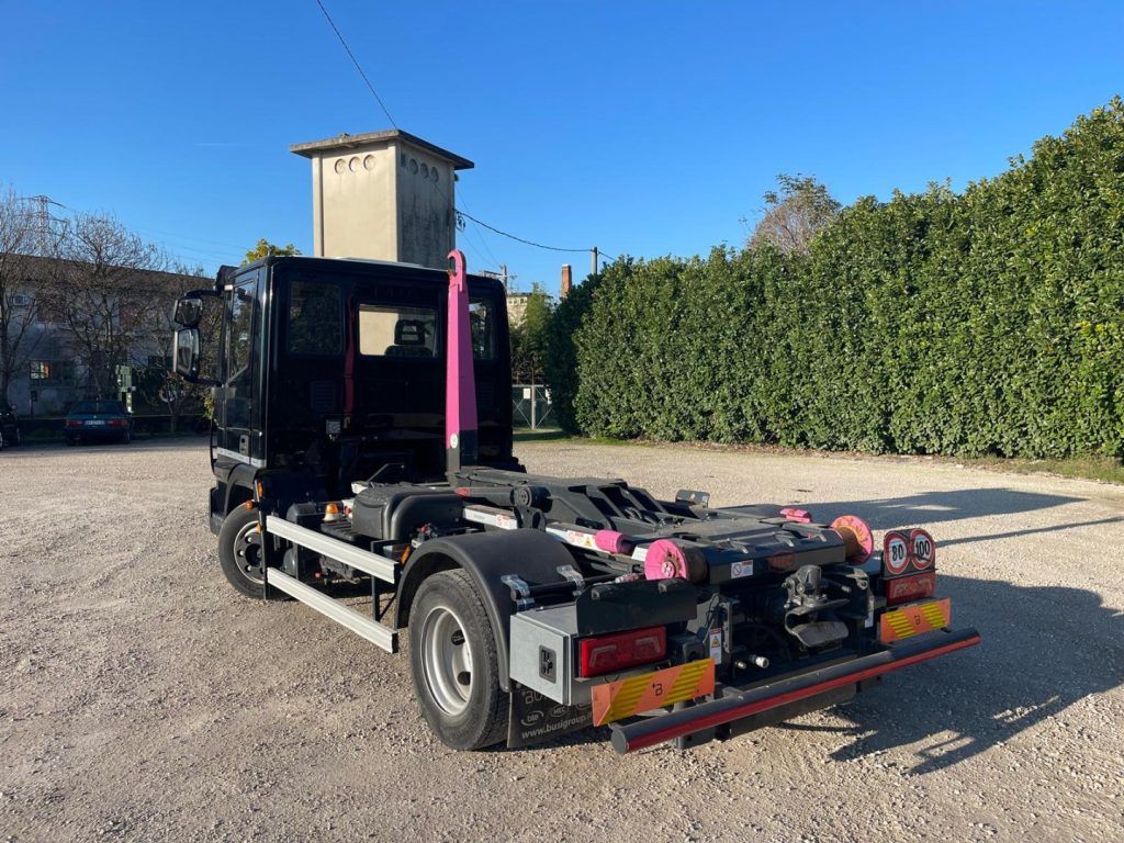 IVECO EUROCARGO 75E18 CON SCARRABILE NUOVO - Camion ampliroll: photos 5 IVECO EUROCARGO 75E18 CON SCARRABILE NUOVO - Camion ampliroll: photos 5