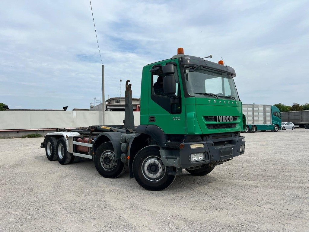 IVECO TRAKKER AD340T41 SCARRABILE - Camion ampliroll: photos 2 IVECO TRAKKER AD340T41 SCARRABILE - Camion ampliroll: photos 2