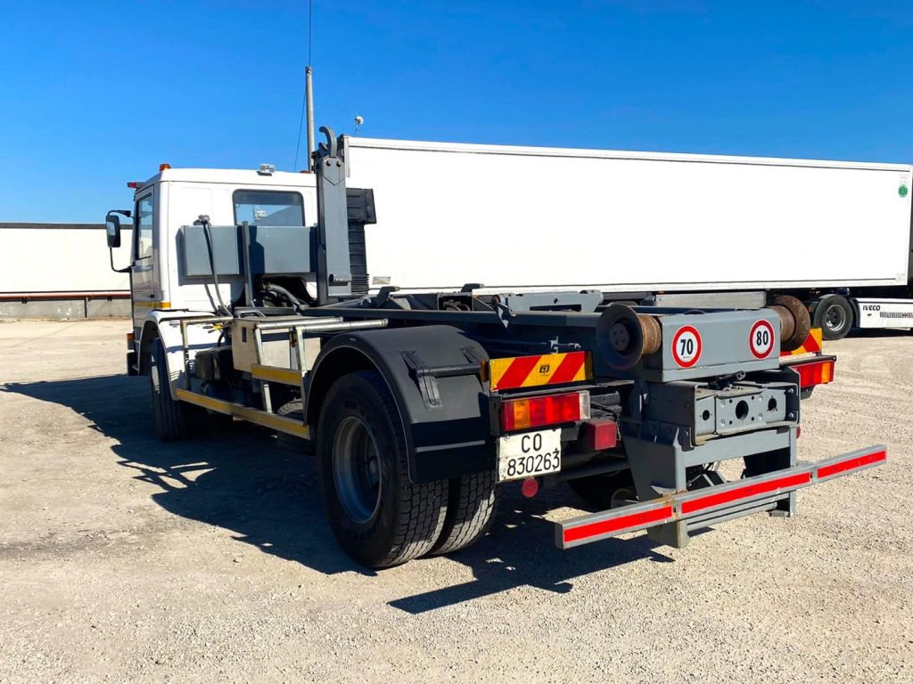 SCANIA H82 SCARRABILE BALESTRATO ANTERIORE E POSTE - Camion ampliroll: photos 5 SCANIA H82 SCARRABILE BALESTRATO ANTERIORE E POSTE - Camion ampliroll: photos 5