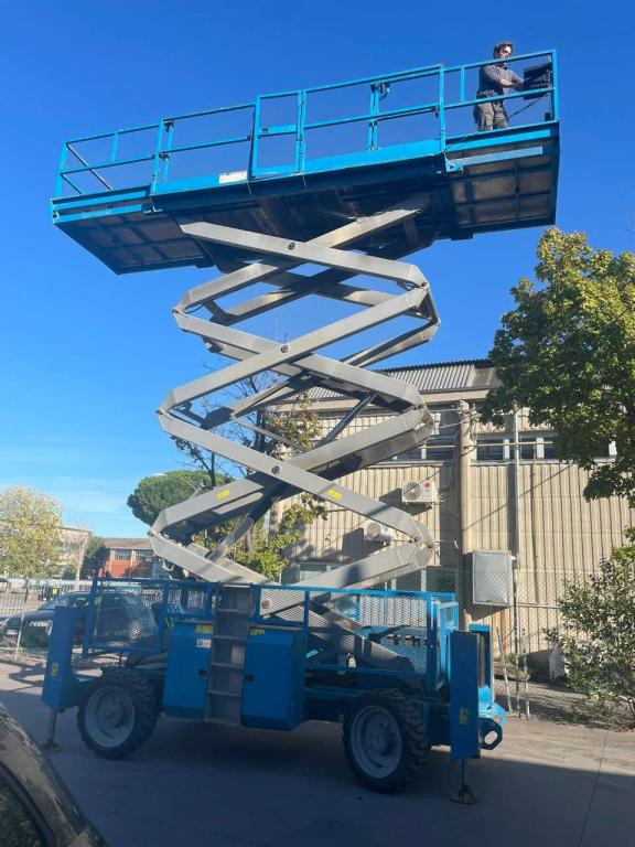 Genie GS-4390 - Nacelle ciseaux: photos 1 Genie GS-4390 - Nacelle ciseaux: photos 1