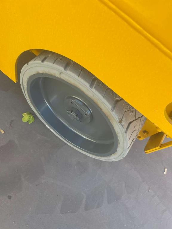 Haulotte COMPACT 10 - Nacelle ciseaux: photos 5 Haulotte COMPACT 10 - Nacelle ciseaux: photos 5