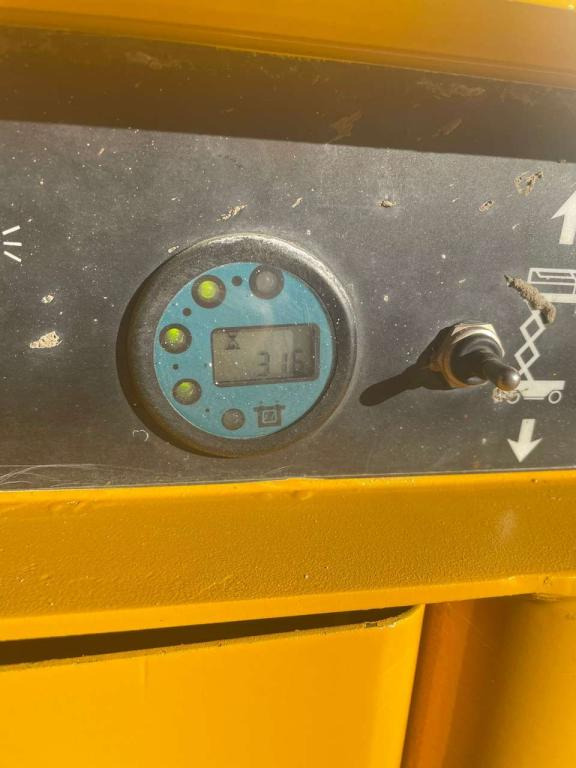 Haulotte COMPACT 10N - Nacelle ciseaux: photos 2 Haulotte COMPACT 10N - Nacelle ciseaux: photos 2