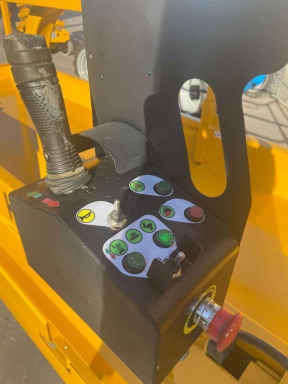 Haulotte COMPACT 8 - Nacelle ciseaux: photos 4 Haulotte COMPACT 8 - Nacelle ciseaux: photos 4