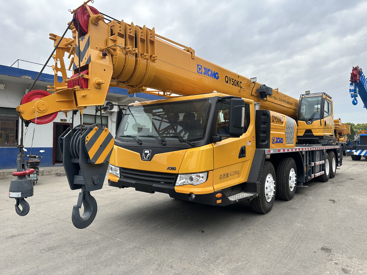 XCMG qy50kc xct55 qy55kc 50ton 55 ton 70 ton 85 ton 90 ton 100 ton 110 ton 130 ton truck crane - Grue mobile: photos 1 XCMG qy50kc xct55 qy55kc 50ton 55 ton 70 ton 85 ton 90 ton 100 ton 110 ton 130 ton truck crane - Grue mobile: photos 1