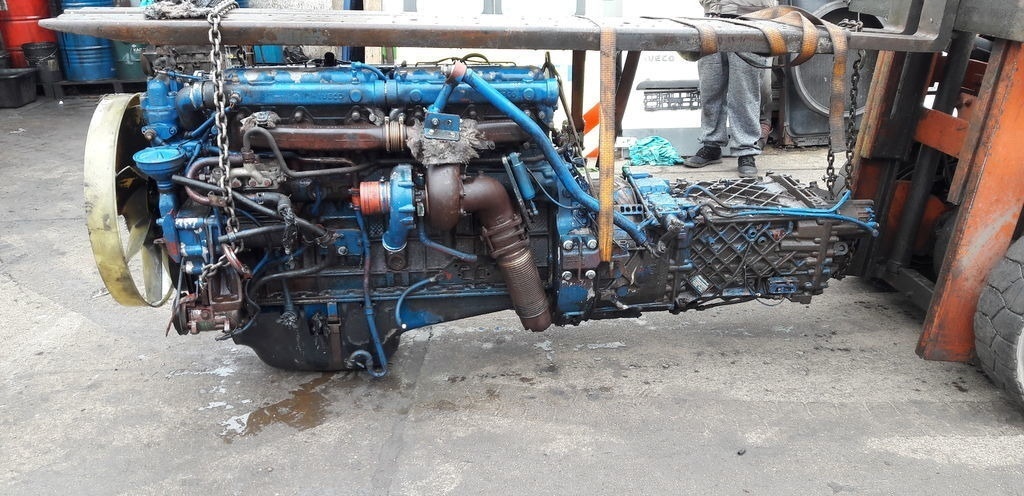 IVECO 8210.42L 420 E2 IVECO EuroTech Magirus - Moteur pour Camion: photos 2 IVECO 8210.42L 420 E2 IVECO EuroTech Magirus - Moteur pour Camion: photos 2