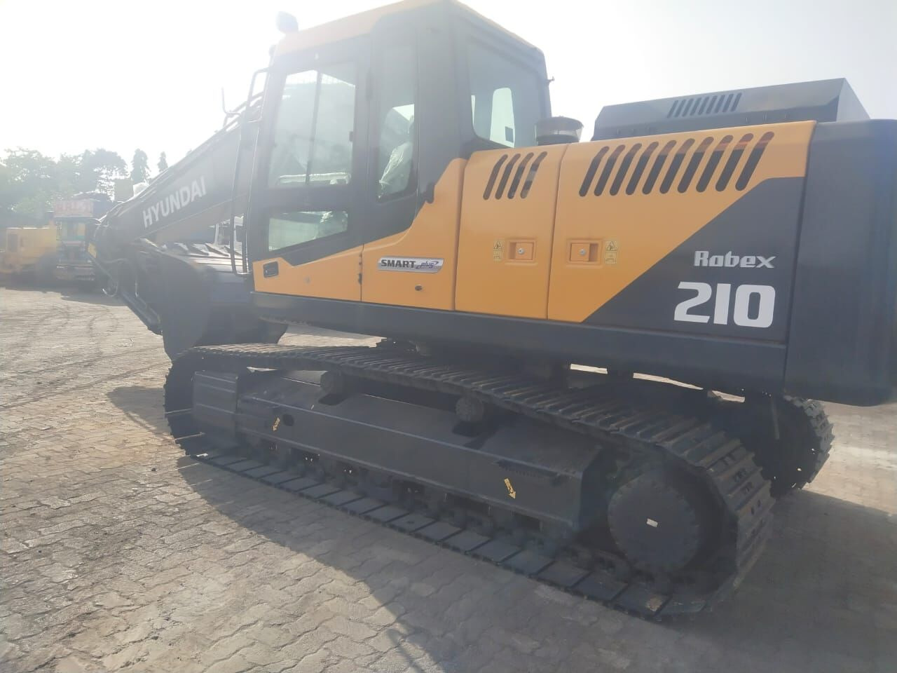 New Hyundai R210 tracked excavator - Pelle sur chenille: photos 4 New Hyundai R210 tracked excavator - Pelle sur chenille: photos 4
